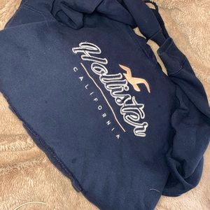 Hollister top Nd sweater